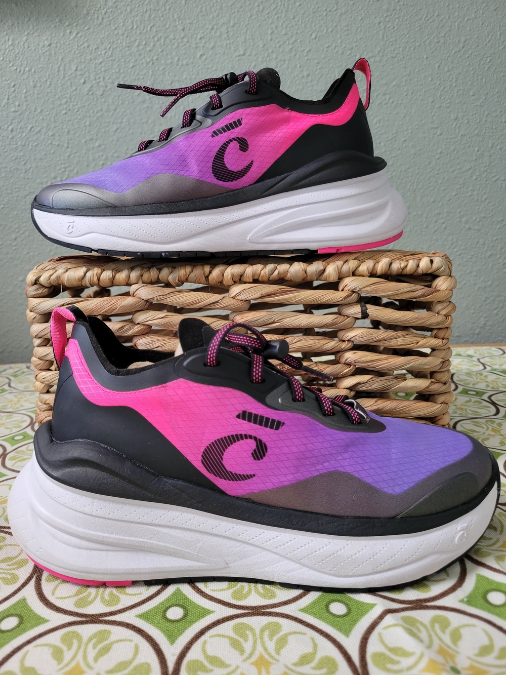 Clove Women's Supercush™ Alto Black / Purple / Pink Athletic Lace up Shoe